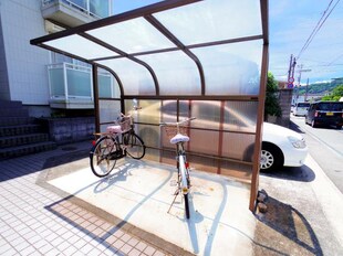 静岡駅 バス15分  岩成不動下車：停歩1分 1階の物件外観写真